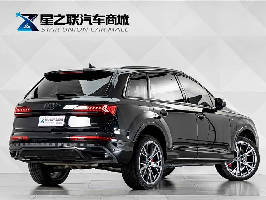 Audi Q7 2023 — Фото 6/20