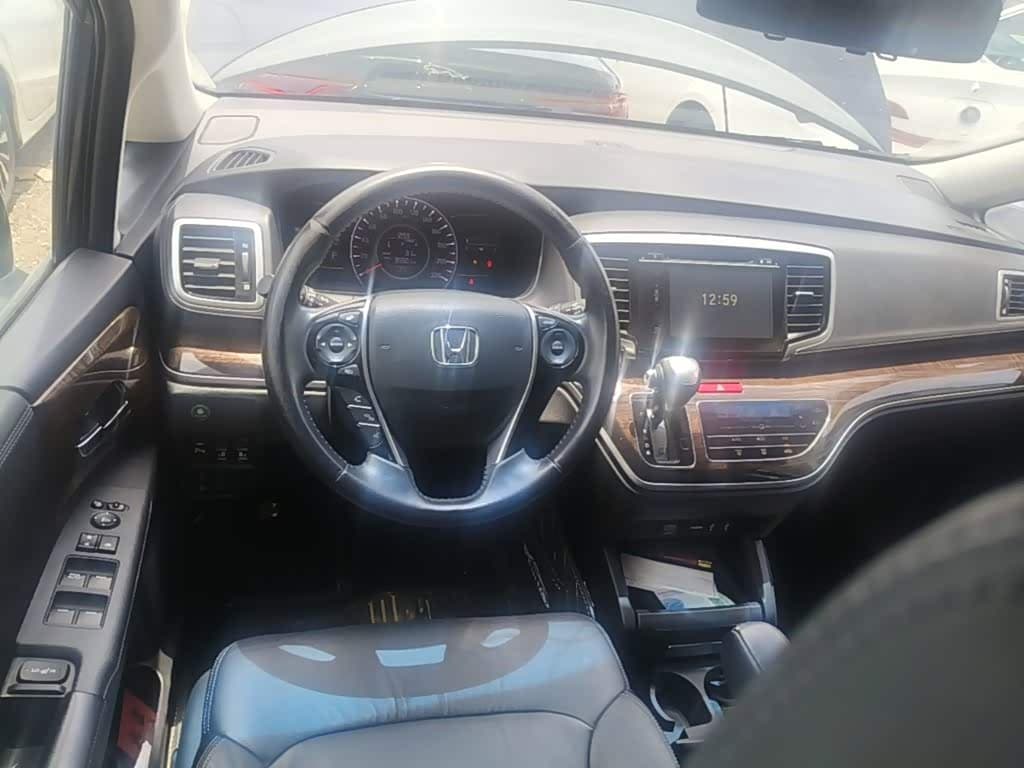 Honda Odyssey 2017 — Фото 11/20