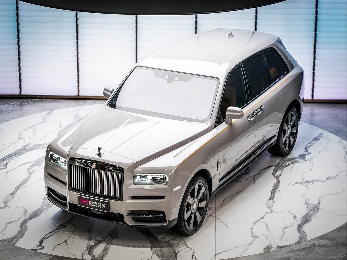 Rolls-Royce Cullinan 2023 — Фото 2/20