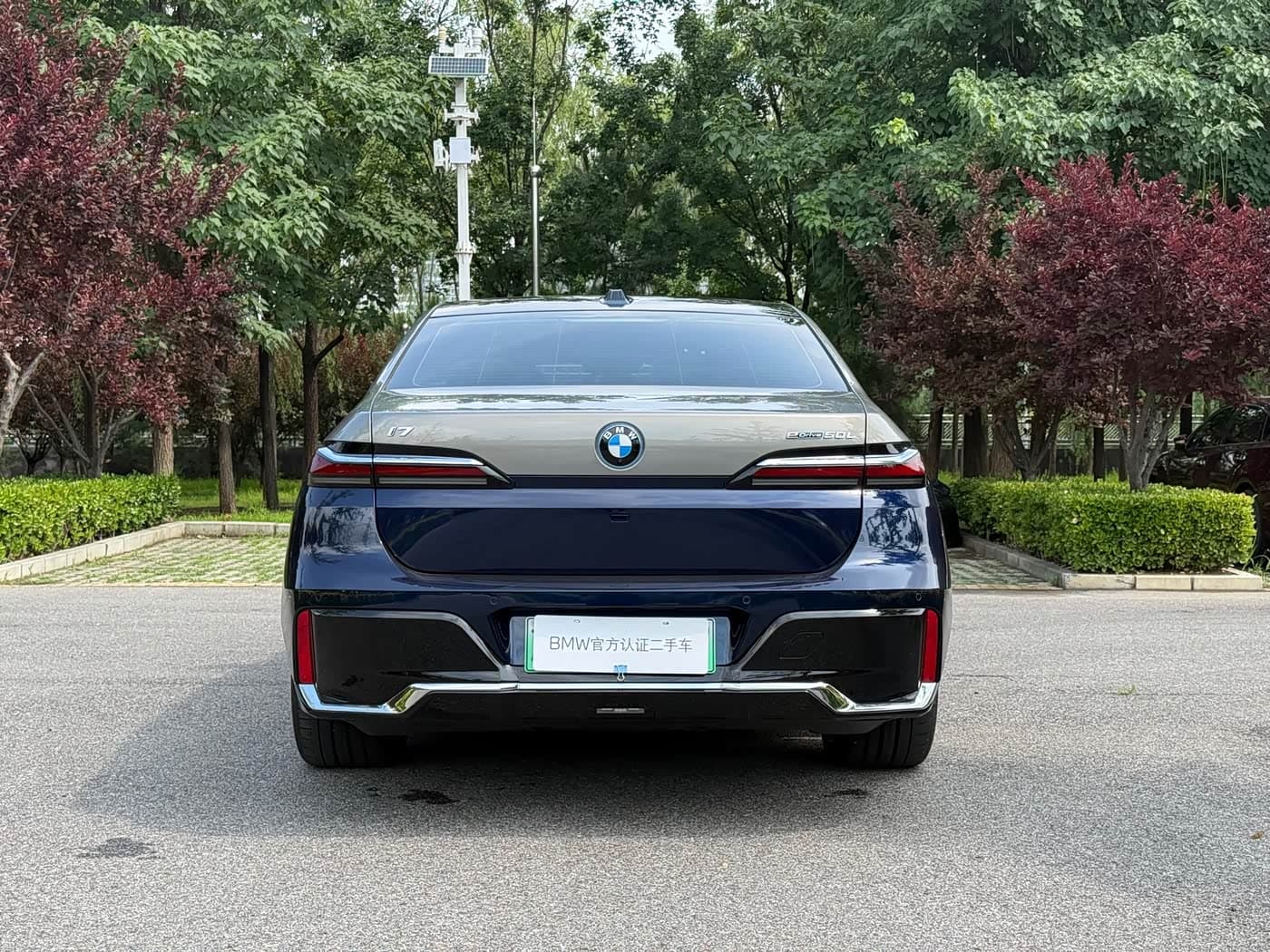 BMW i7 2025 — Фото 3/13