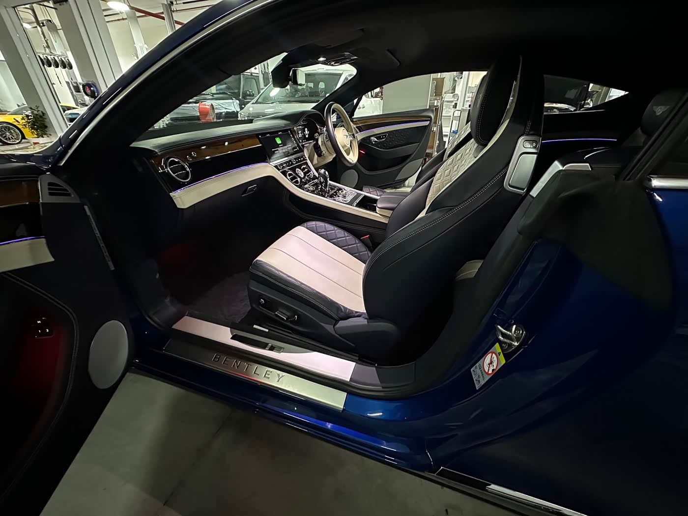 Bentley Continental 2018 — Фото 13/13