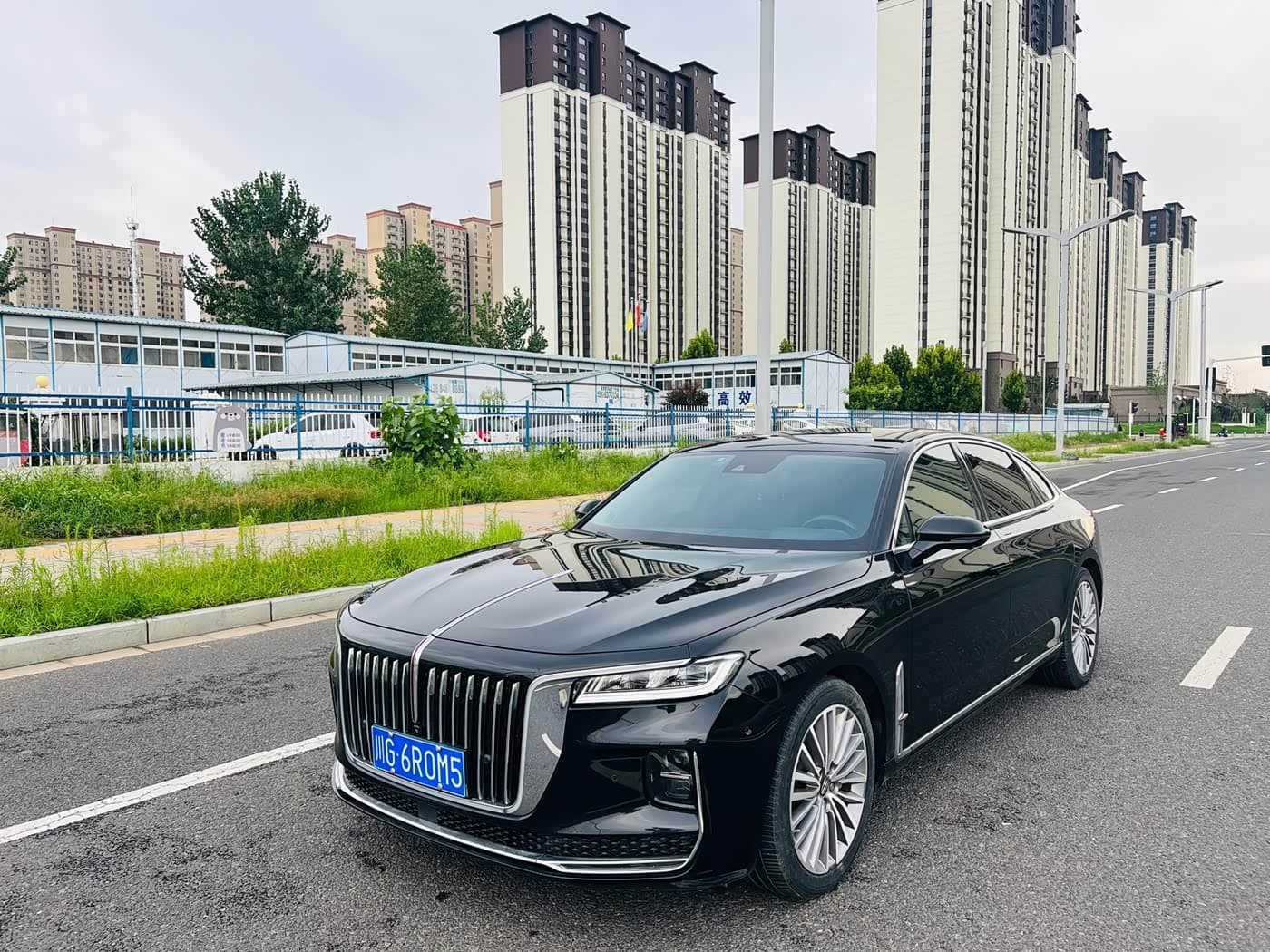 Hongqi H9 2022 — Фото 1/9