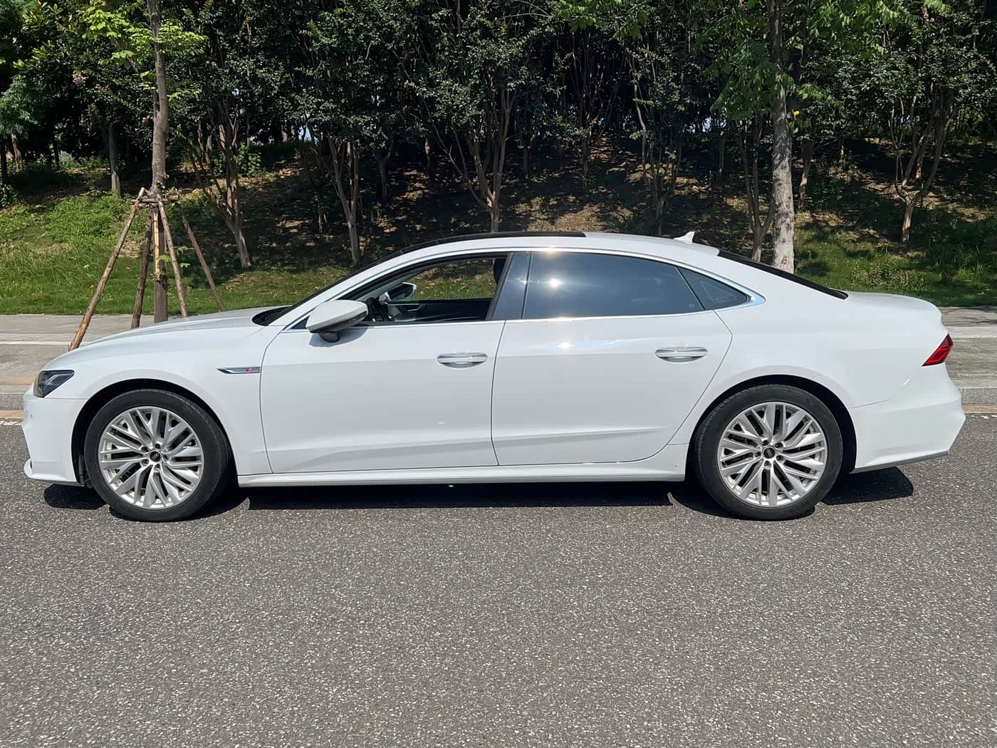 Audi A7L 2023 — Фото 8/16