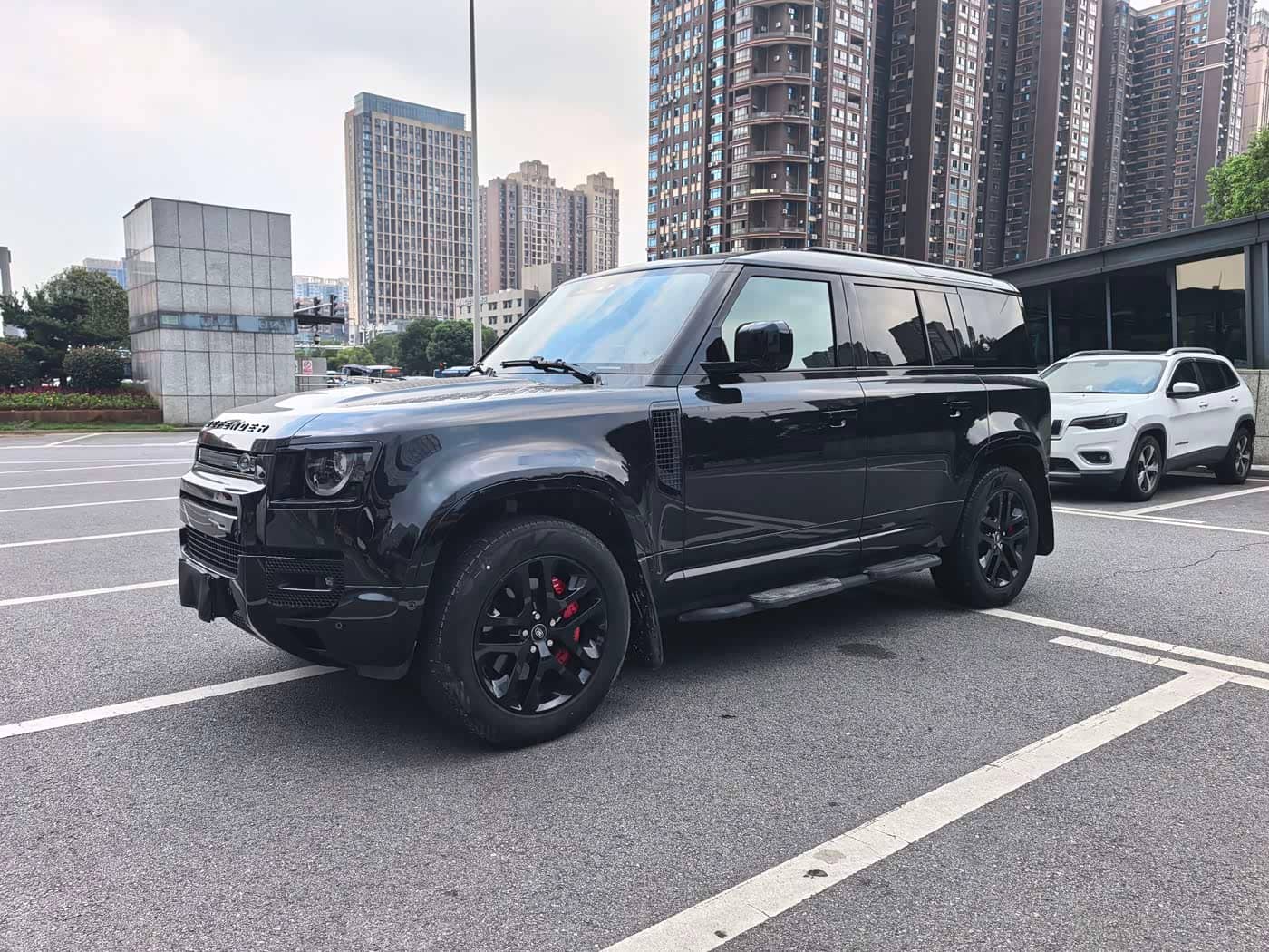 Land Rover Defender, 2023