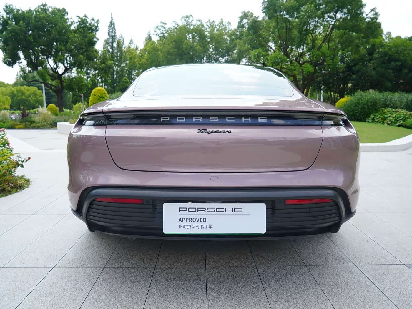 Porsche Taycan 2021 — Фото 19/19
