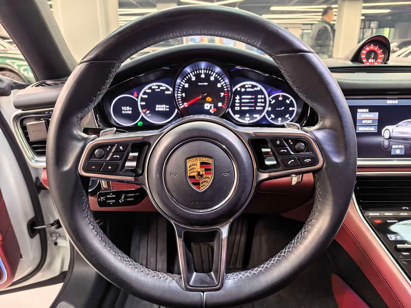 Porsche Panamera 2019 — Фото 13/17