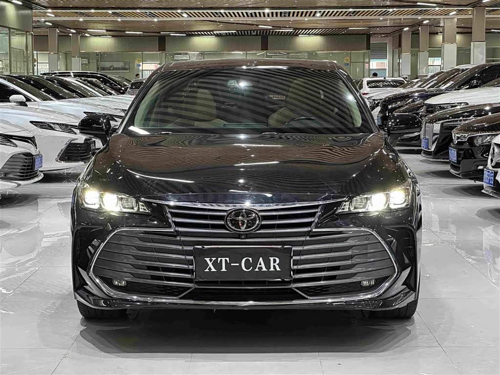 Toyota Avalon 2019 — Фото 2/14
