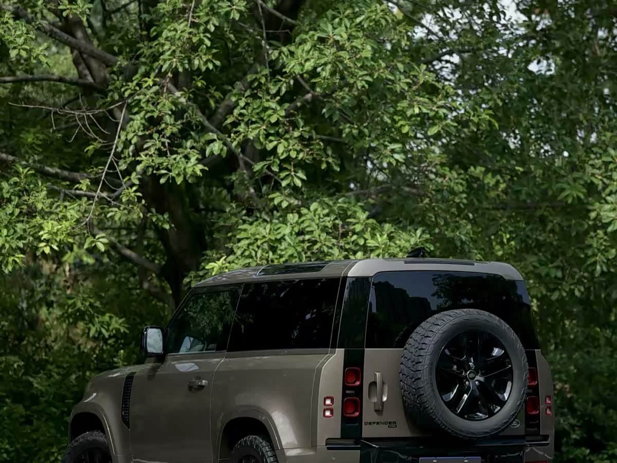 Land Rover Defender 2022 — Фото 7/9