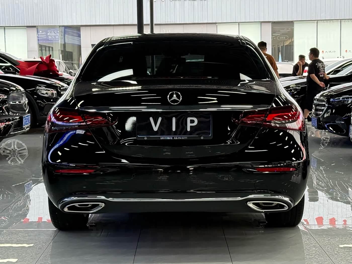 Mercedes-Benz E-Class 2023 — Фото 13/14