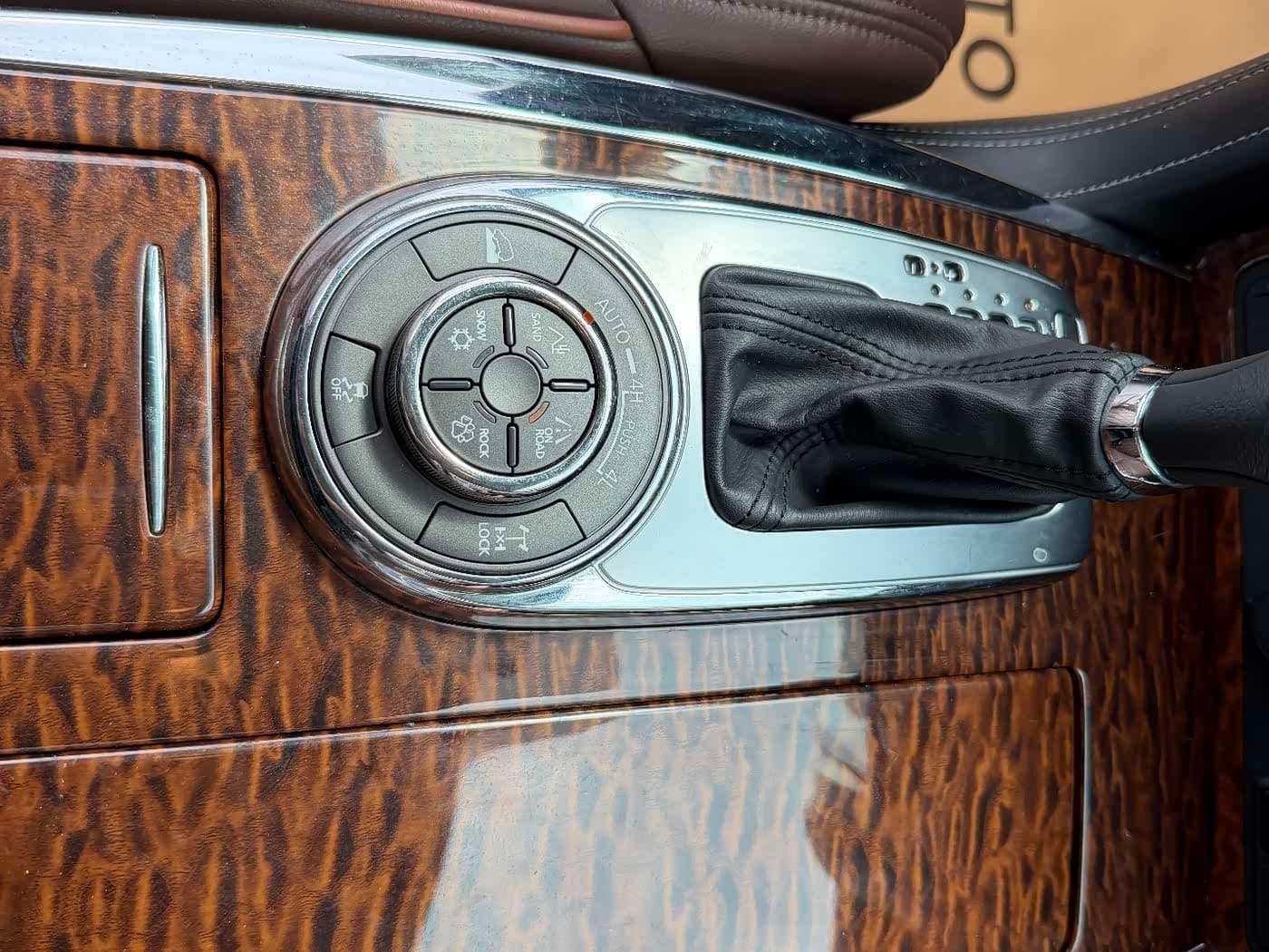 Nissan Patrol 2019 — Фото 16/17