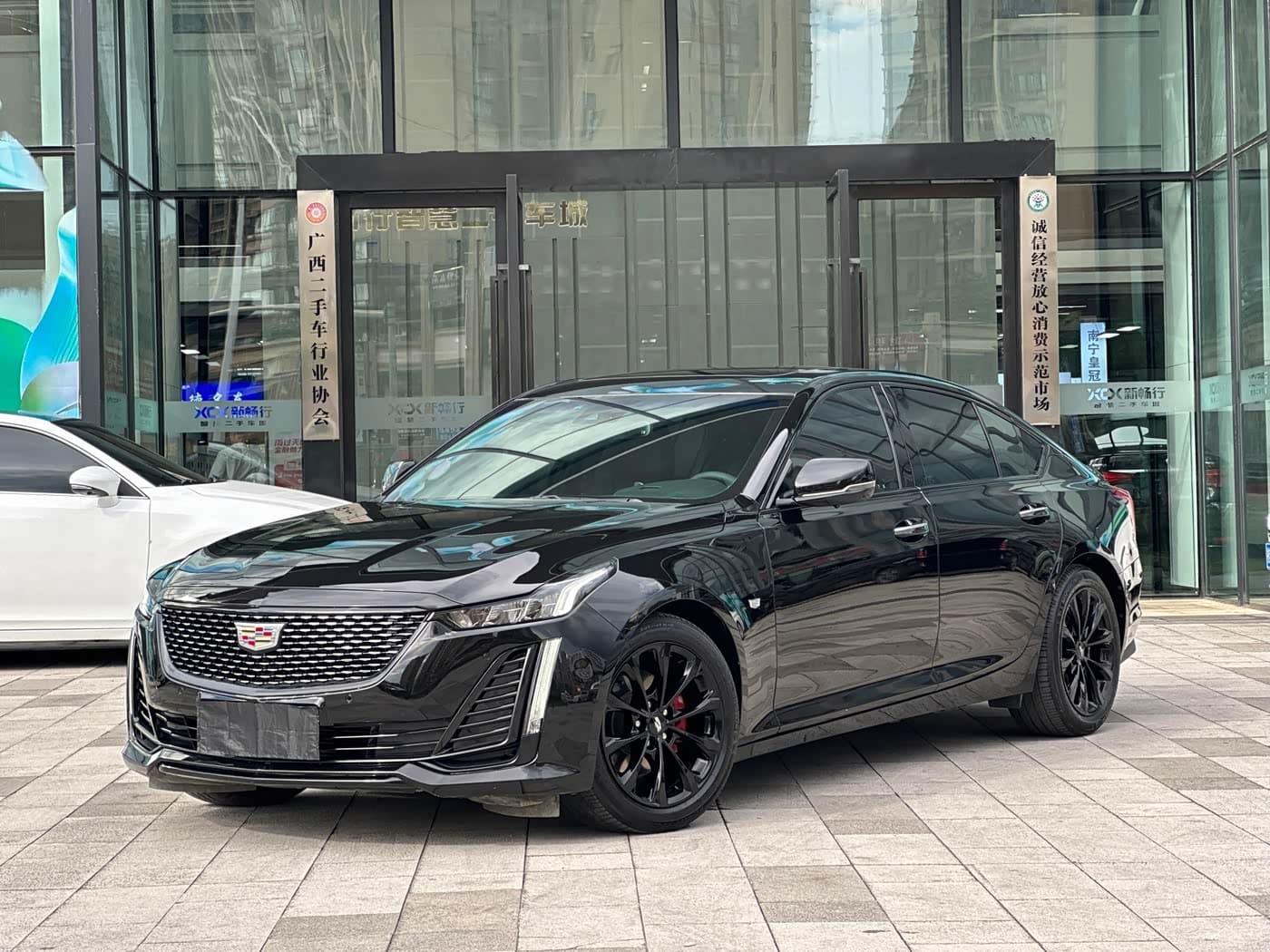 Cadillac CT5 2023 — Фото 1/19