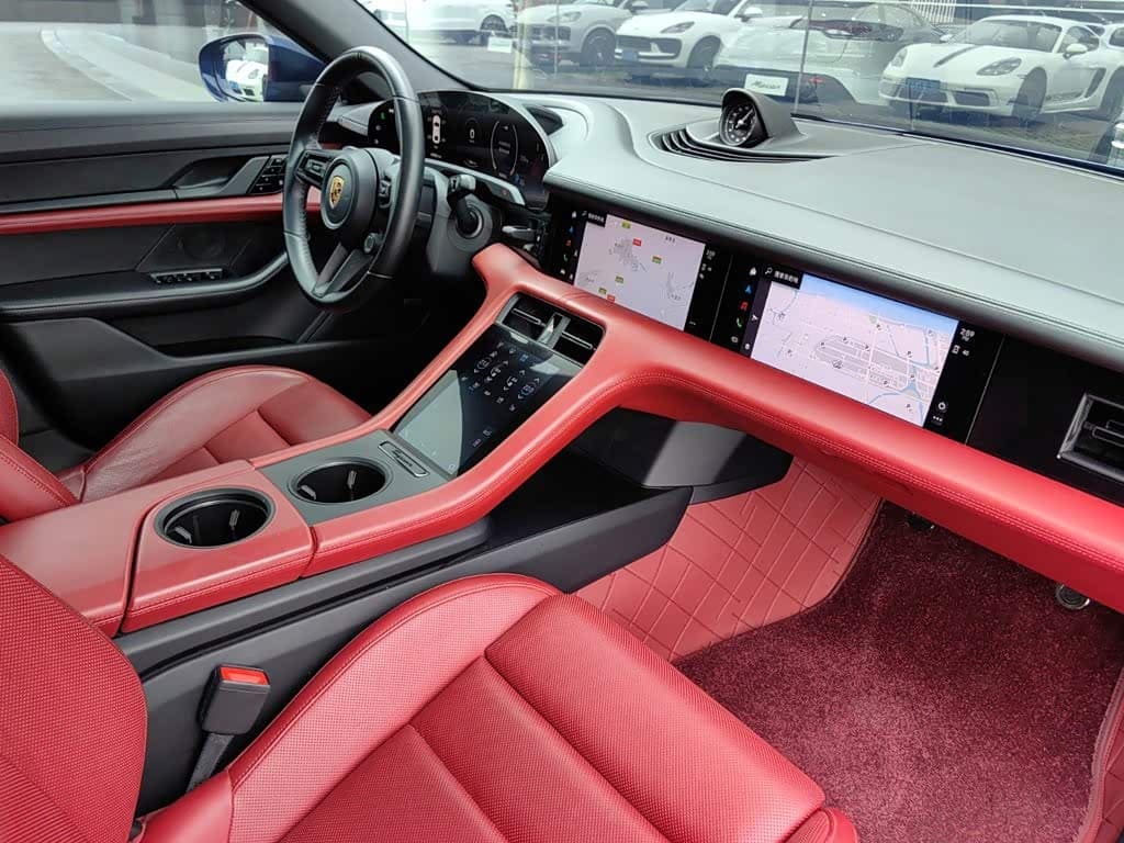 Porsche Taycan 2021 — Фото 7/20