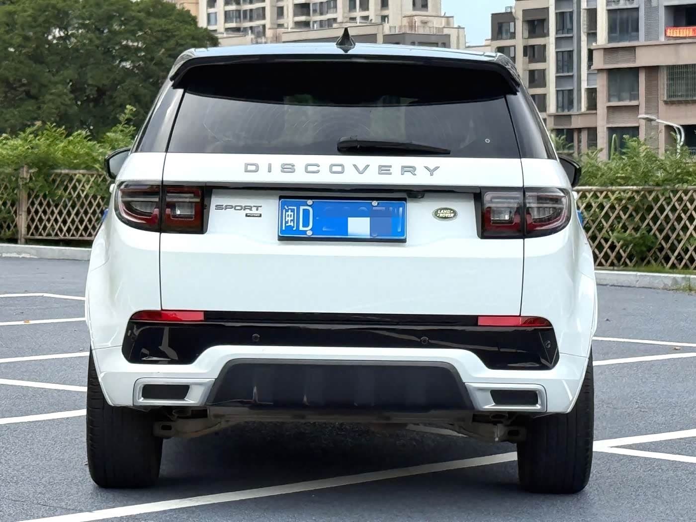 Land Rover Discovery Sport 2023 — Фото 6/9