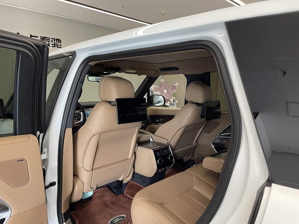 Land Rover Range Rover 2024 — Фото 19/20