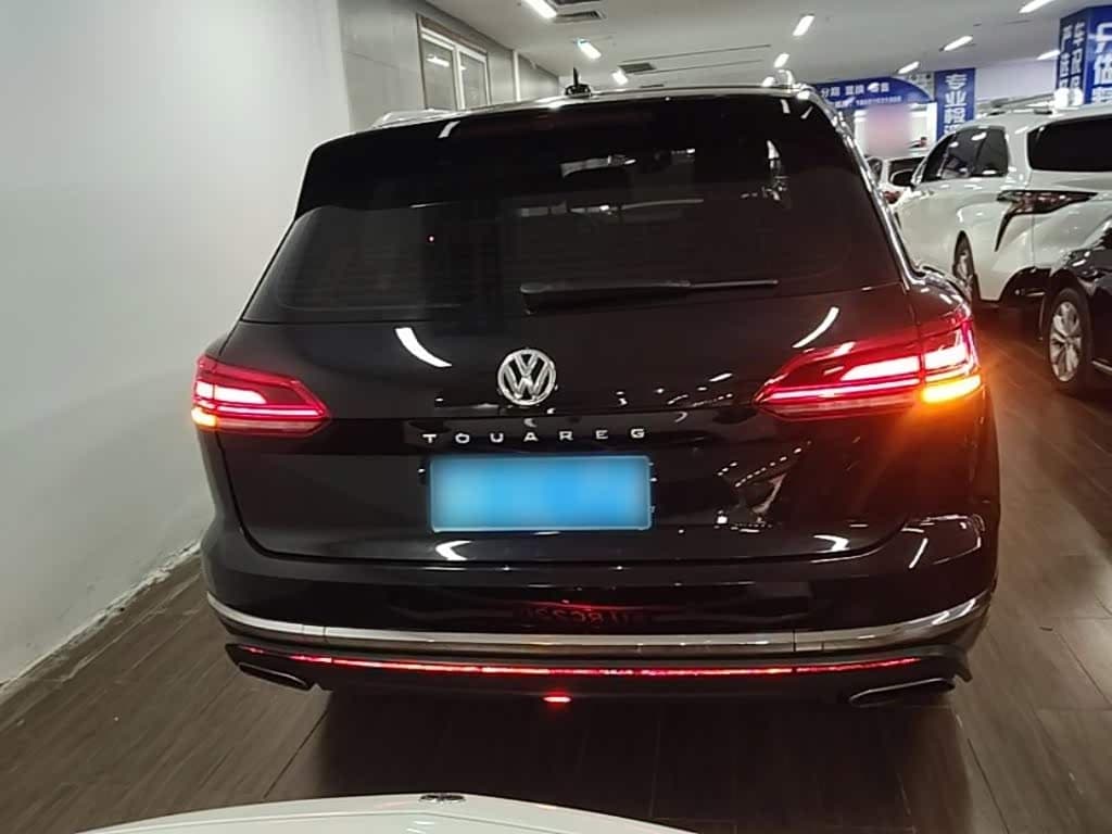 Volkswagen Touareg 2019 — Фото 6/20