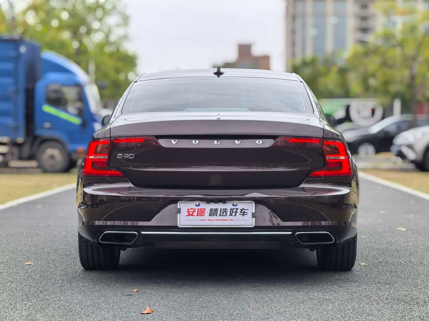 Volvo S90 2017 — Фото 4/20
