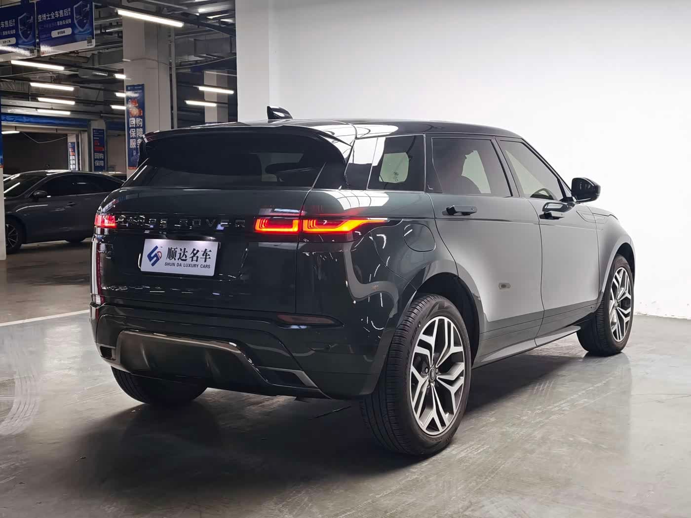 Land Rover Range Rover Evoque 2022 — Фото 12/12