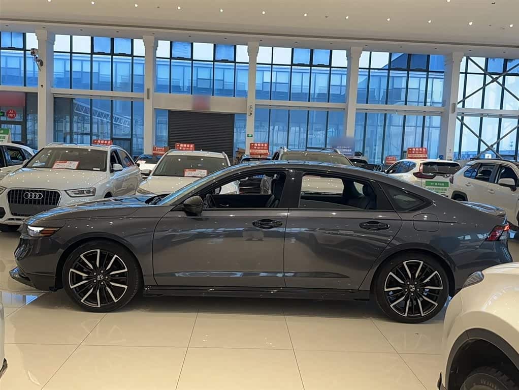 Honda Accord 2023 — Фото 14/20