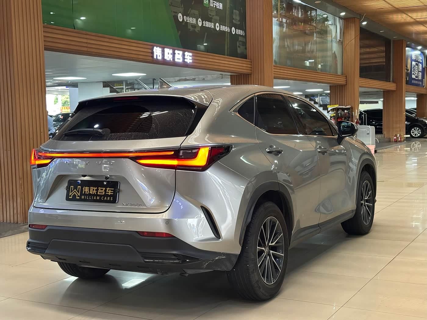 Lexus NX 2024 — Фото 6/16