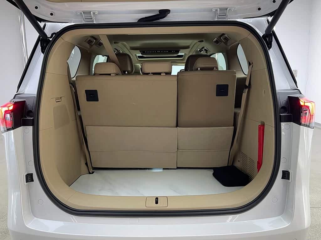 Buick GL8 New Energy 2025 — Фото 8/20