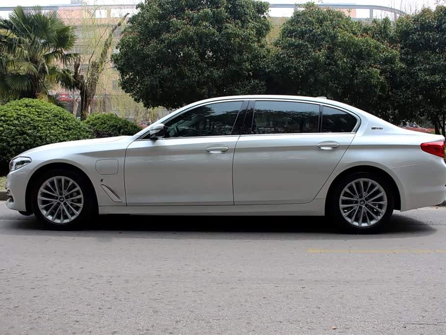 BMW 5 Series New Energy 2019 — Фото 4/18