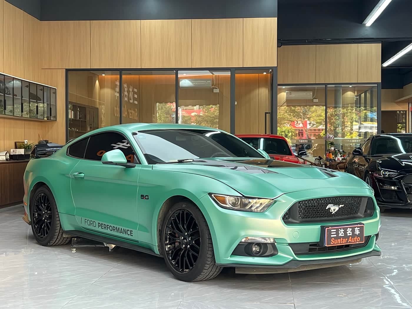 Ford Mustang 2017 — Фото 3/20