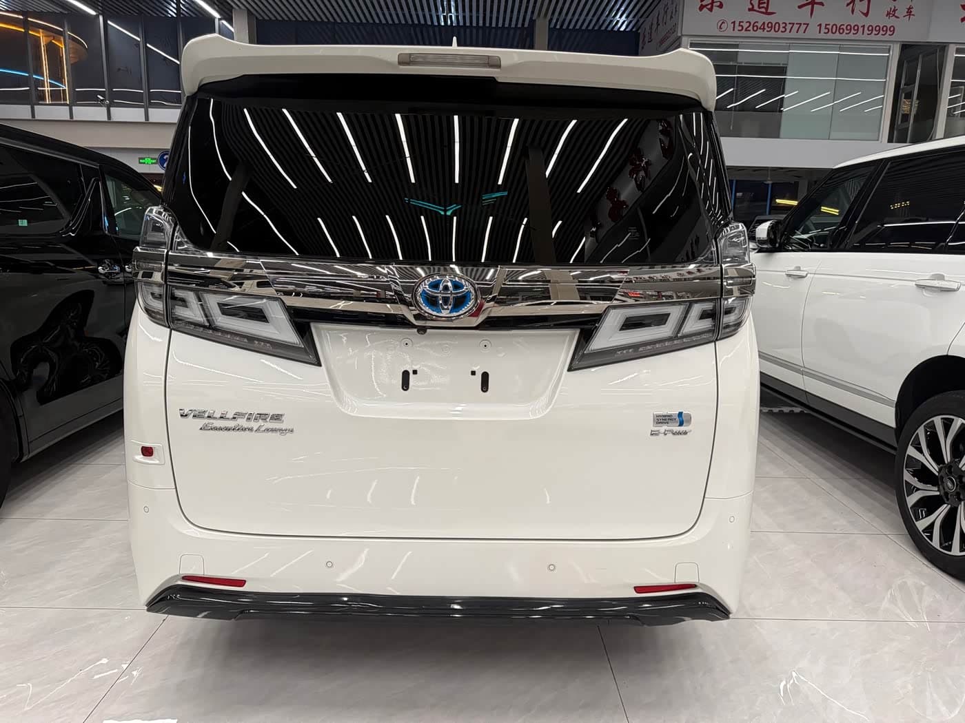 Toyota Vellfire 2021 — Фото 10/10
