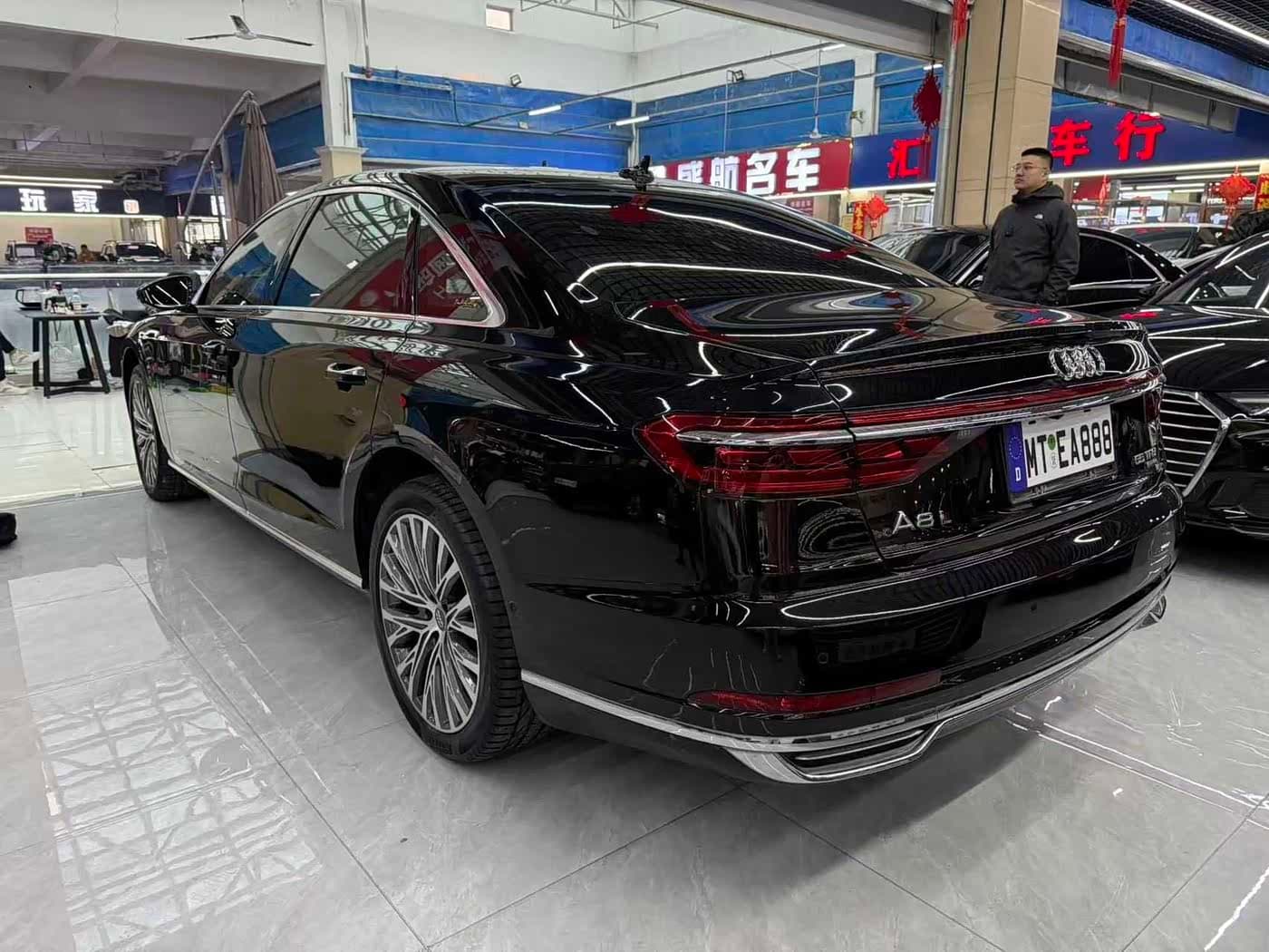 Audi A8 2019 — Фото 7/9