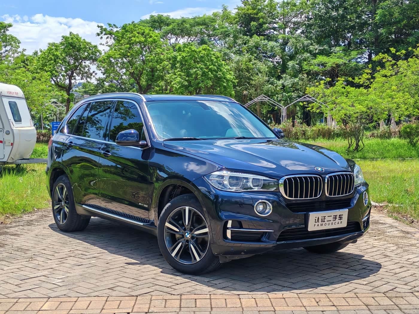 BMW X5 2018 — Фото 3/12