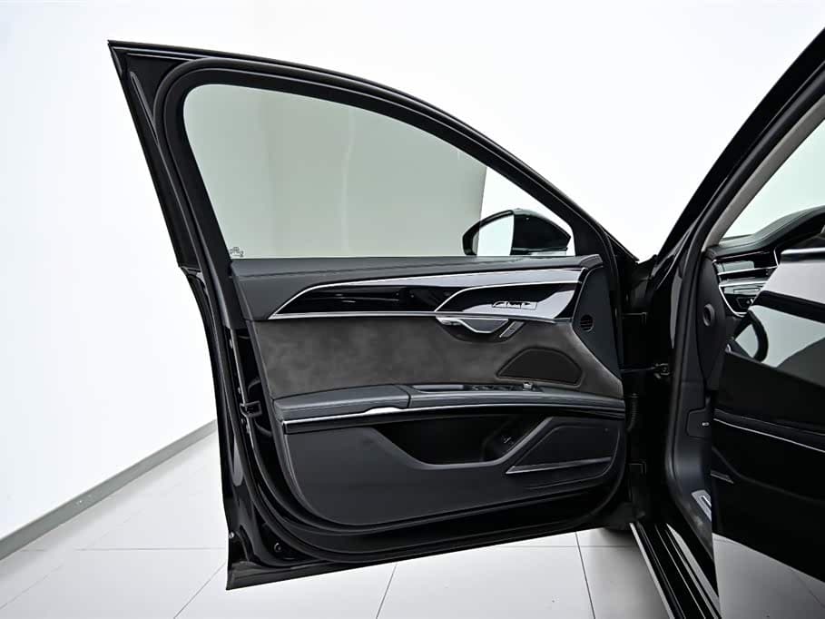 Audi A8 New Energy 2022 — Фото 20/20