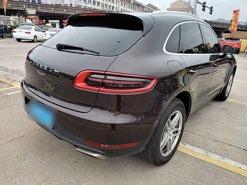 Porsche Macan 2017 — Фото 7/20