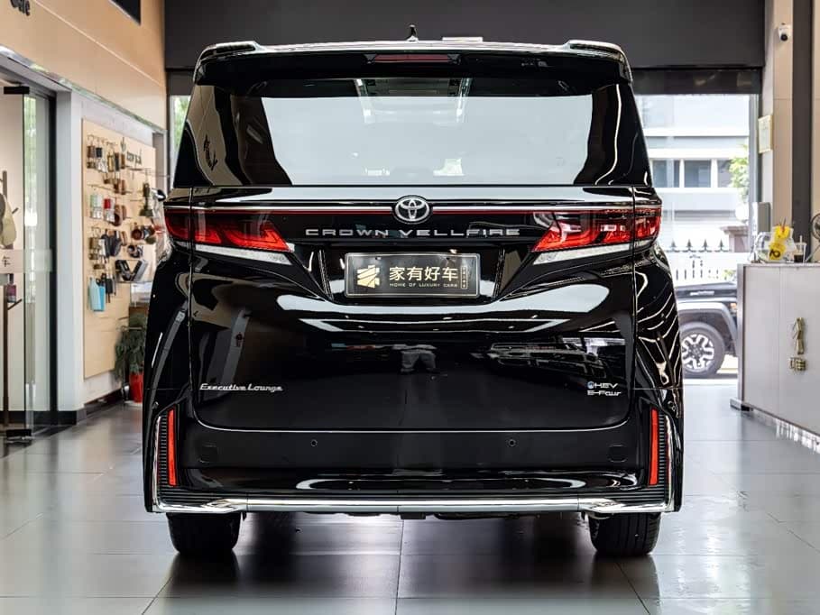 Toyota Vellfire 2025 — Фото 5/20