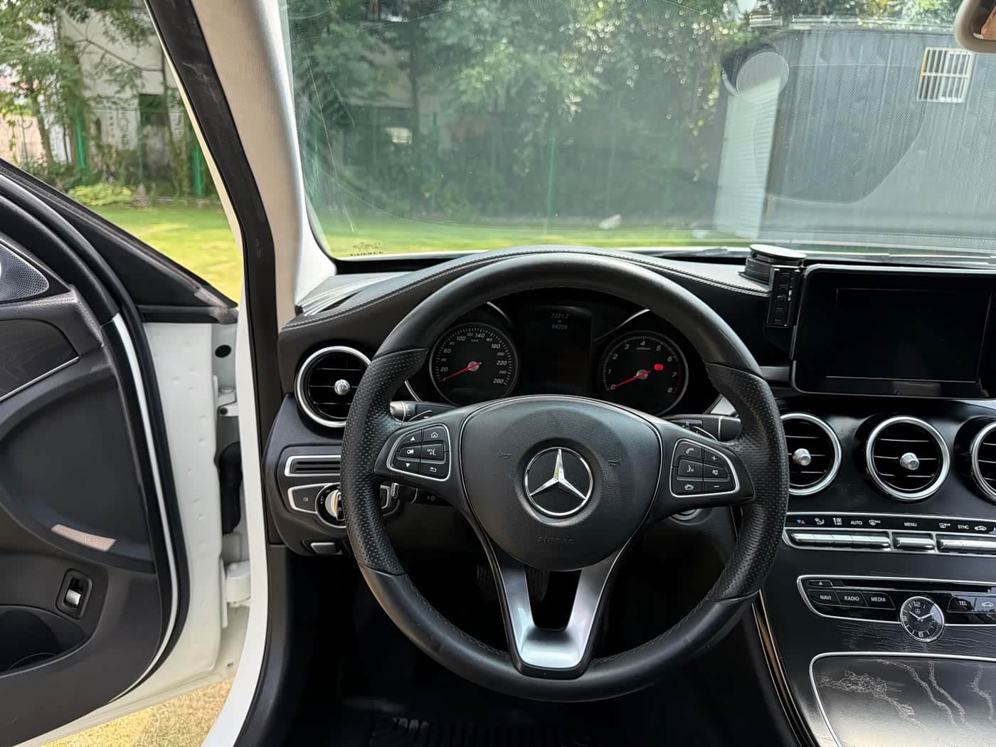 Mercedes-Benz C-Class 2017 — Фото 10/17