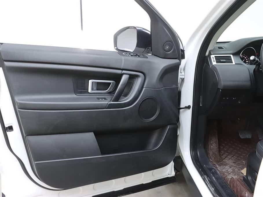 Land Rover Discovery Sport 2019 — Фото 11/20