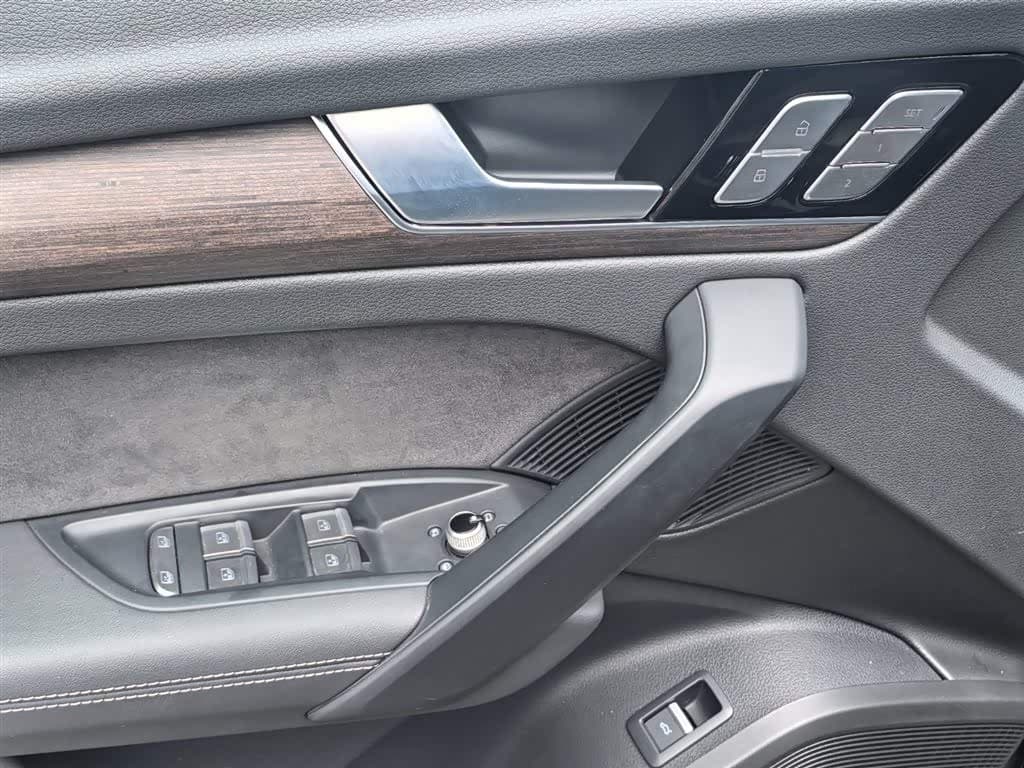 Audi Q5L 2025 — Фото 17/20