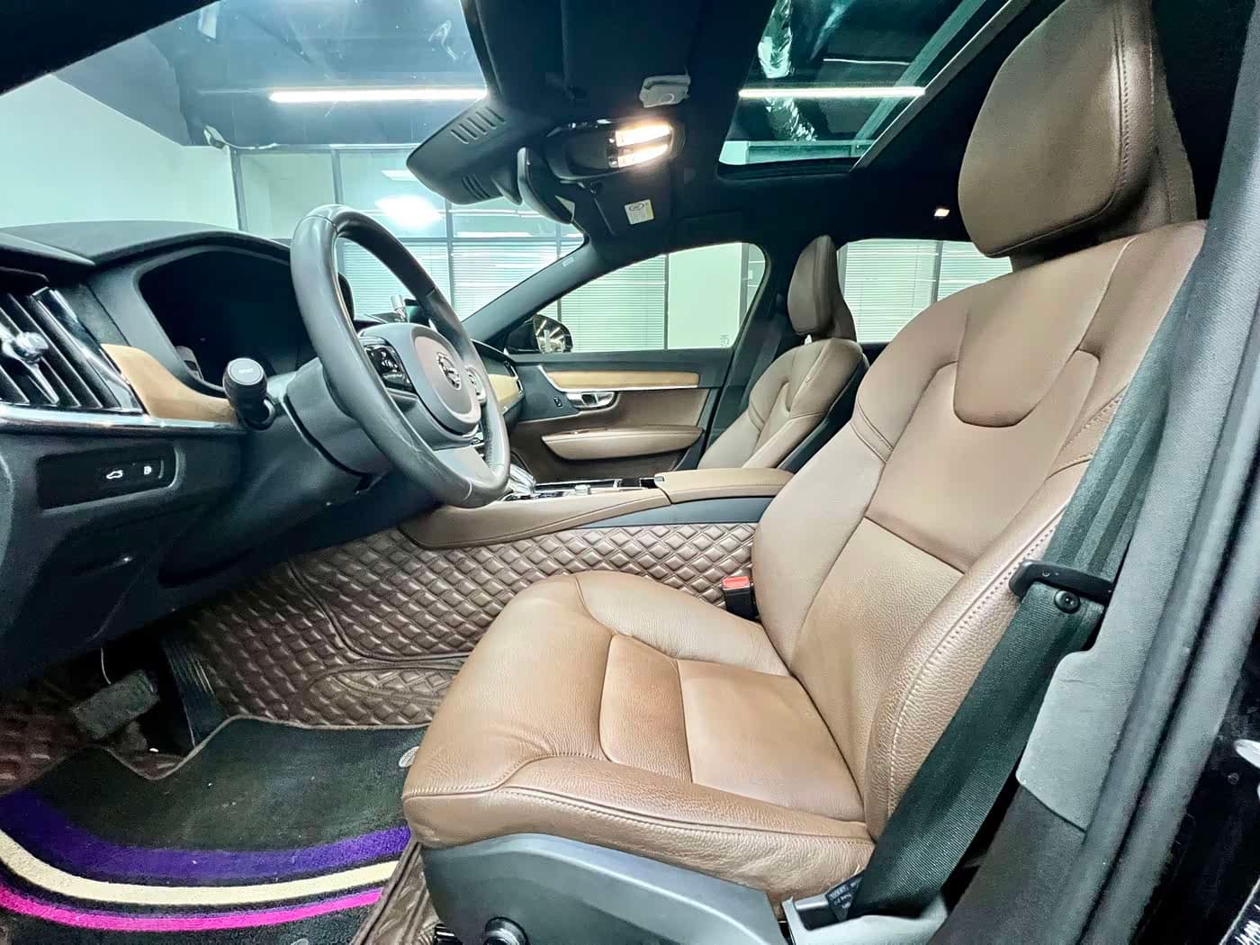 Volvo S90 Plug-in Hybrid 2024 — Фото 5/17