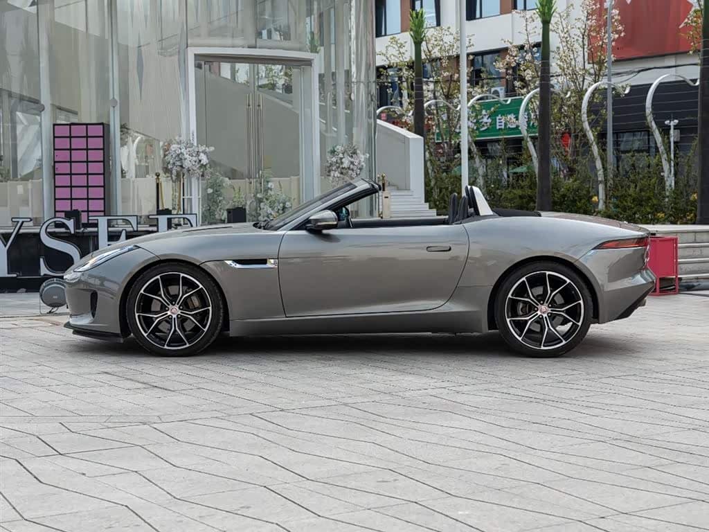 Jaguar F-TYPE 2018 — Фото 7/17