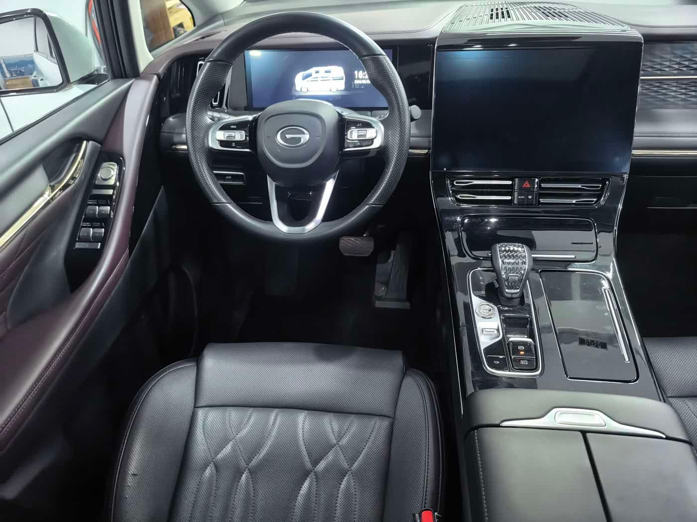 GAC Trumpchi Trumpchi M8 2023 — Фото 10/11