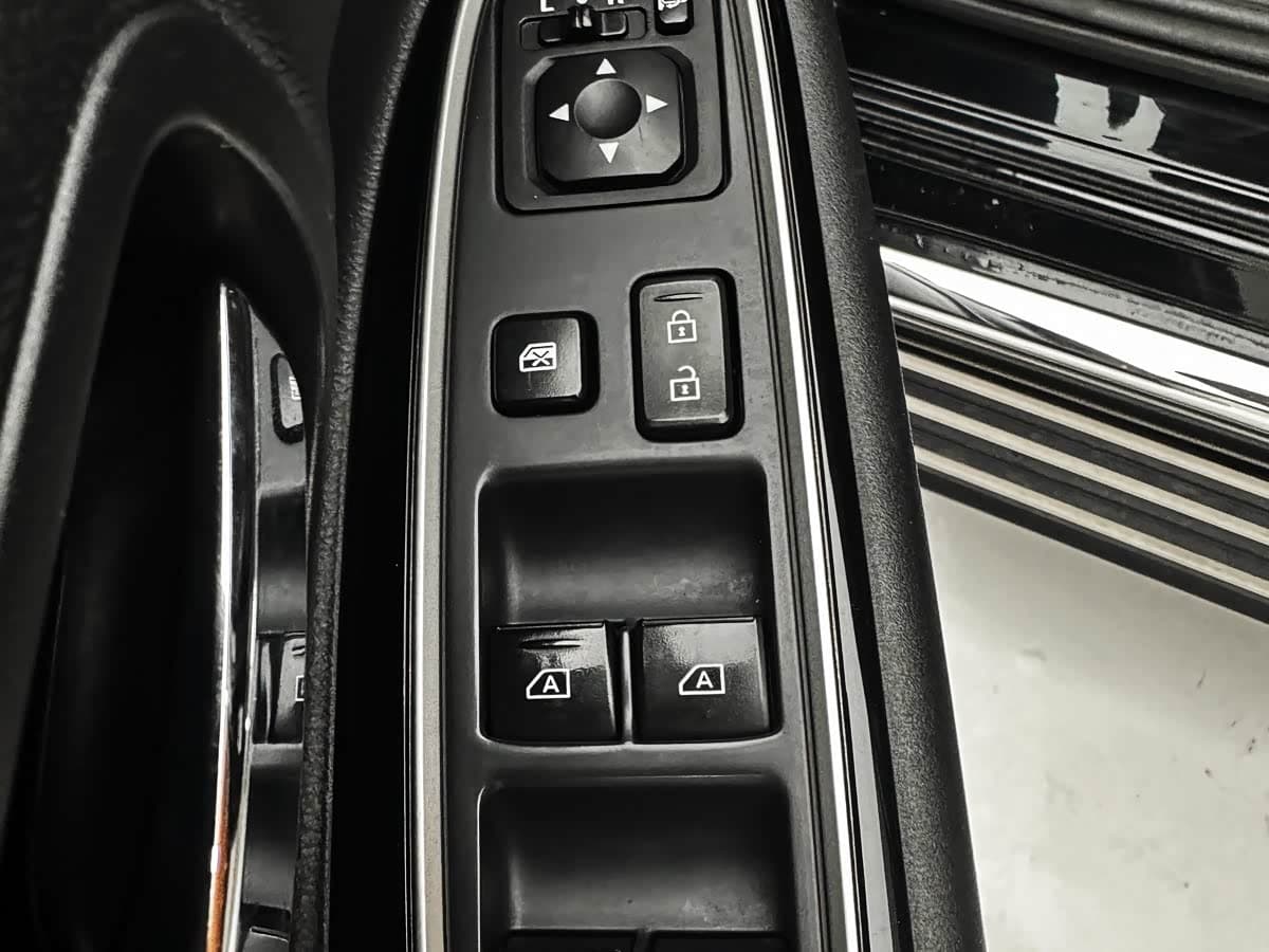 Mitsubishi Outlander 2021 — Фото 18/20
