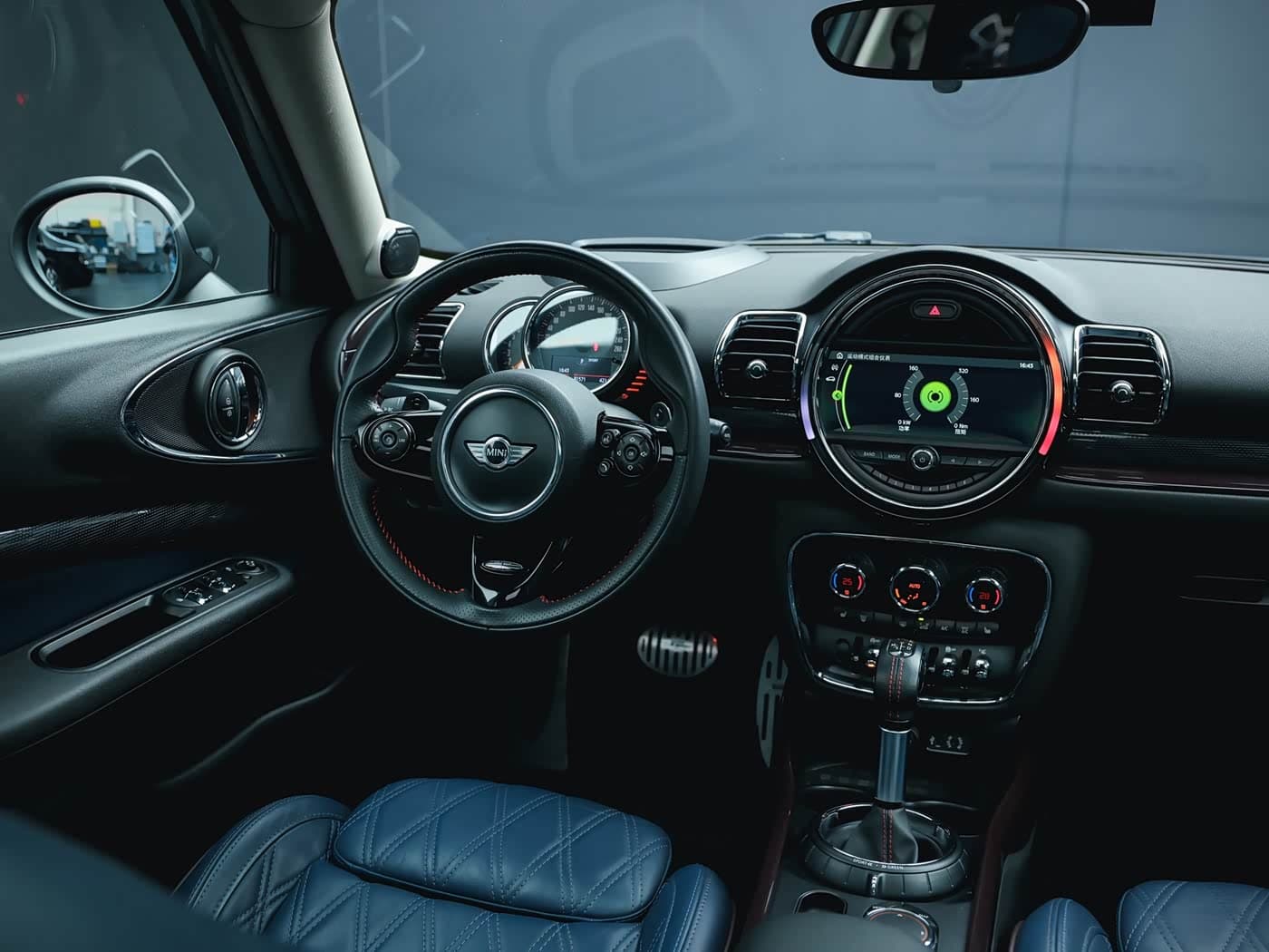 MINI CLUBMAN 2017 — Фото 18/20
