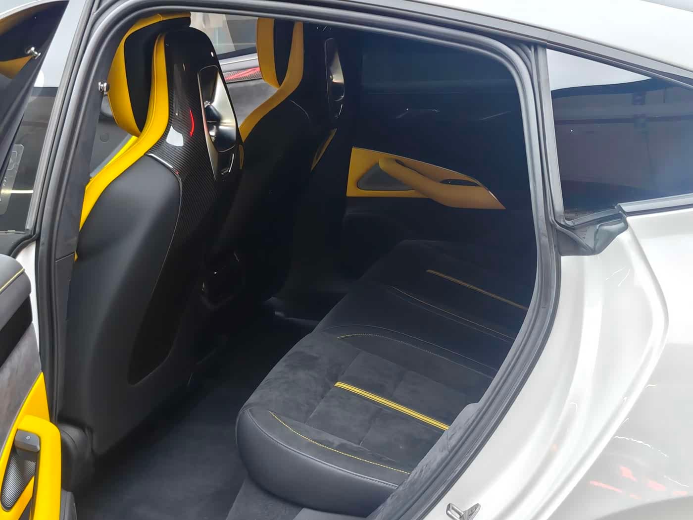Xiaomi Auto Xiaomi SU7 Ultra 2025 — Фото 9/19