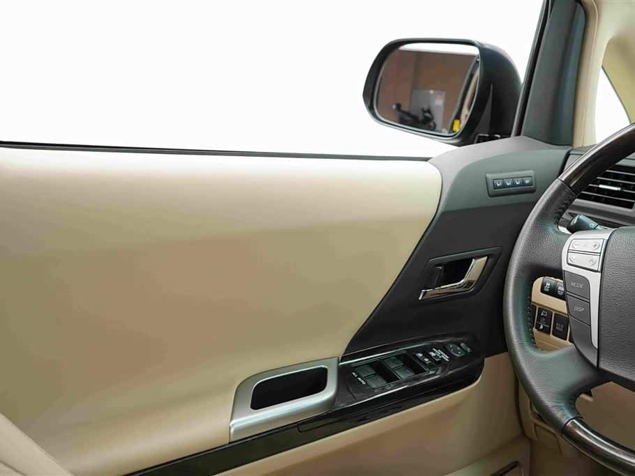 Toyota Alphard 2012 — Фото 17/20
