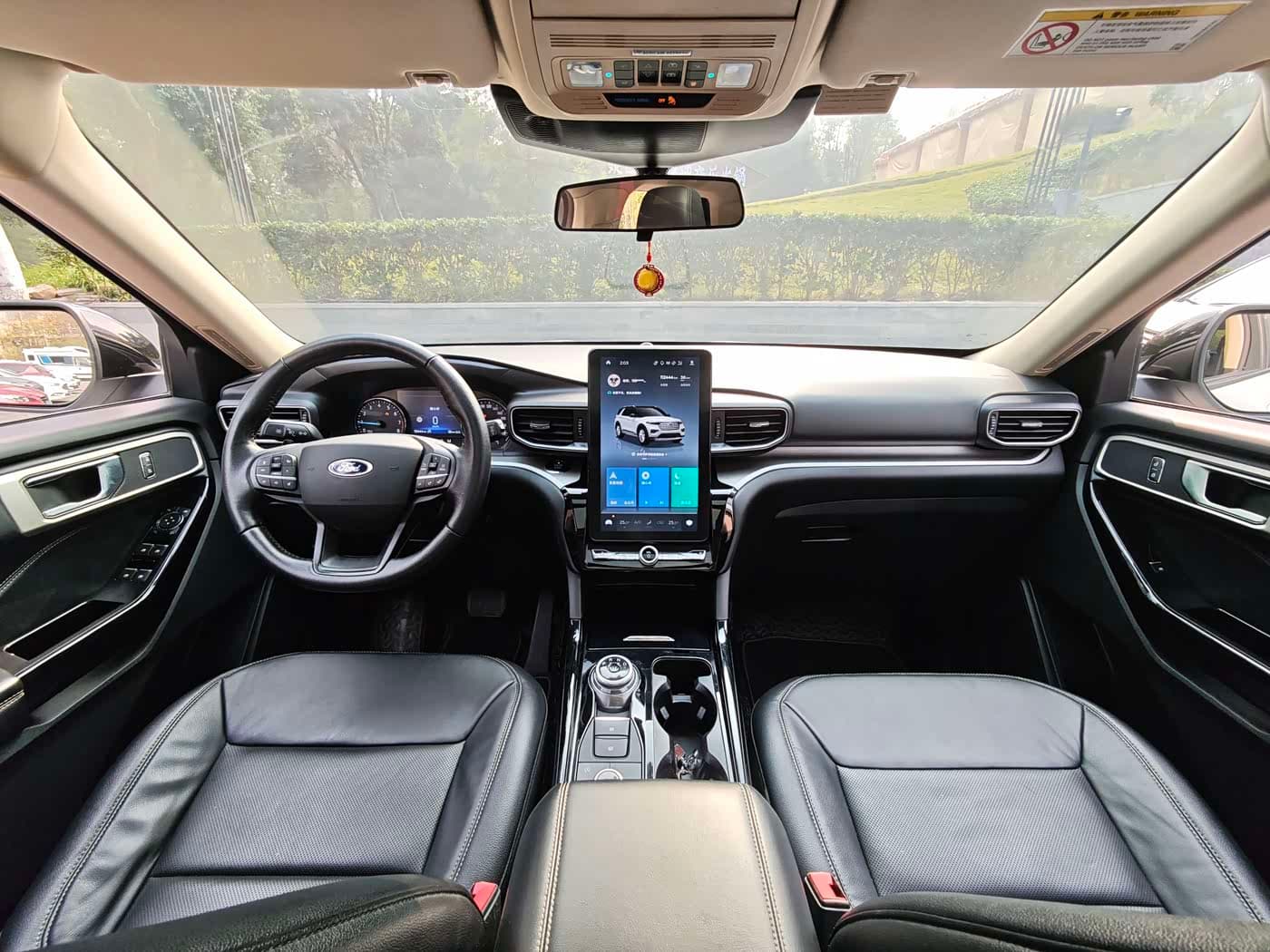 Ford Explorer 2021 — Фото 15/20