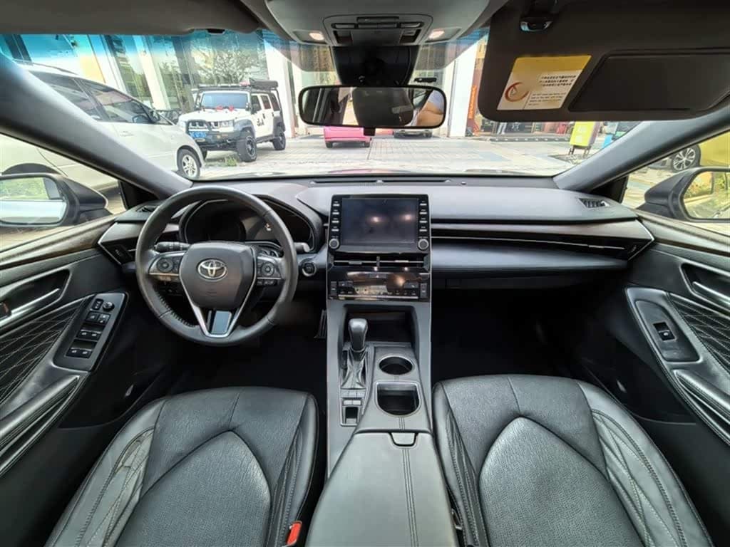 Toyota Avalon 2019 — Фото 12/17