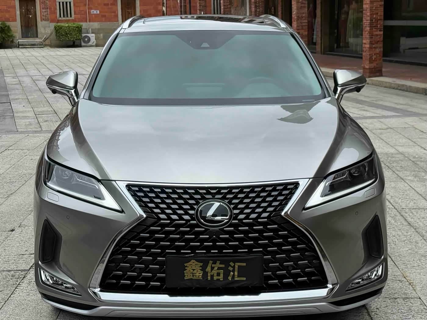 Lexus RX 2022 — Фото 2/9