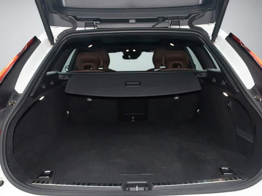 Volvo V90 2023 — Фото 16/20