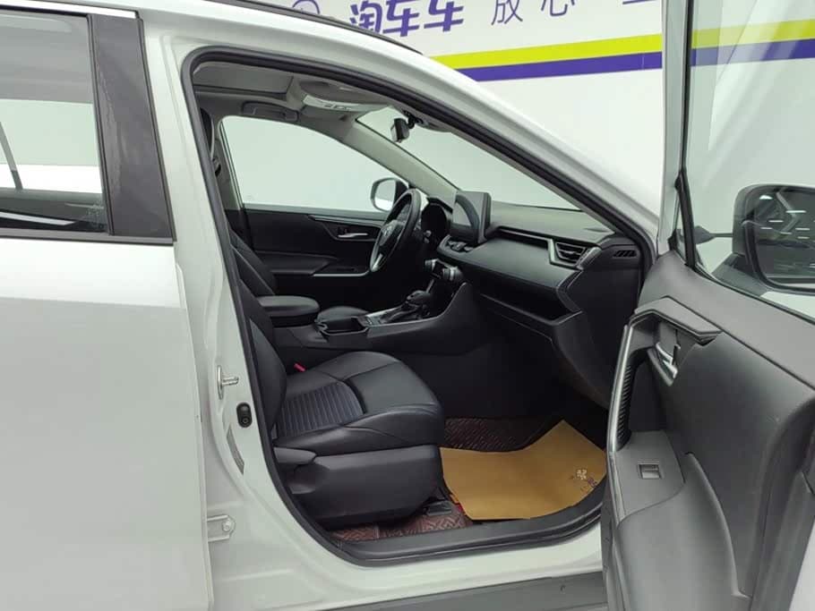 Toyota Wildlander 2021 — Фото 8/16