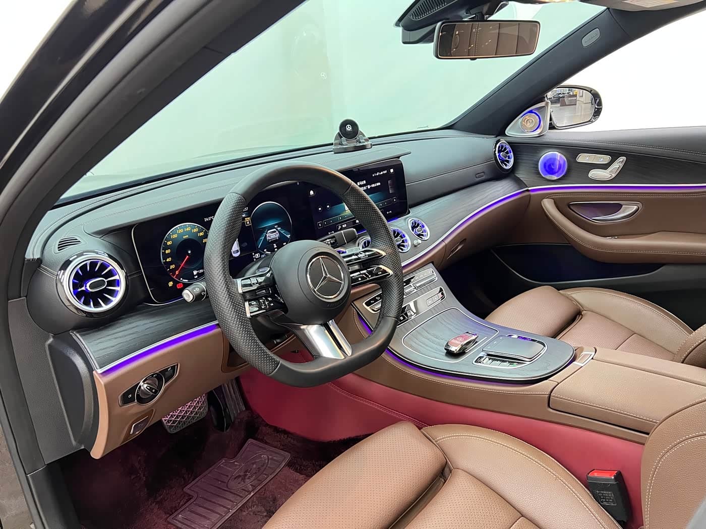 Mercedes-Benz E-Class 2023 — Фото 13/20
