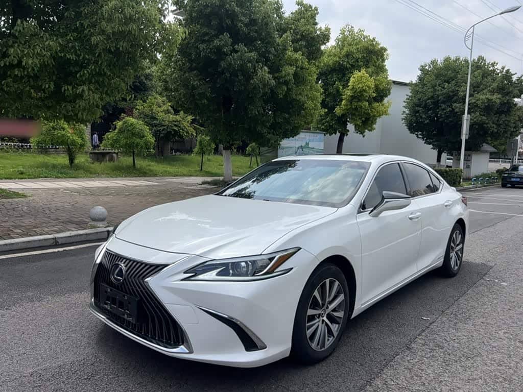 Lexus ES, 2019