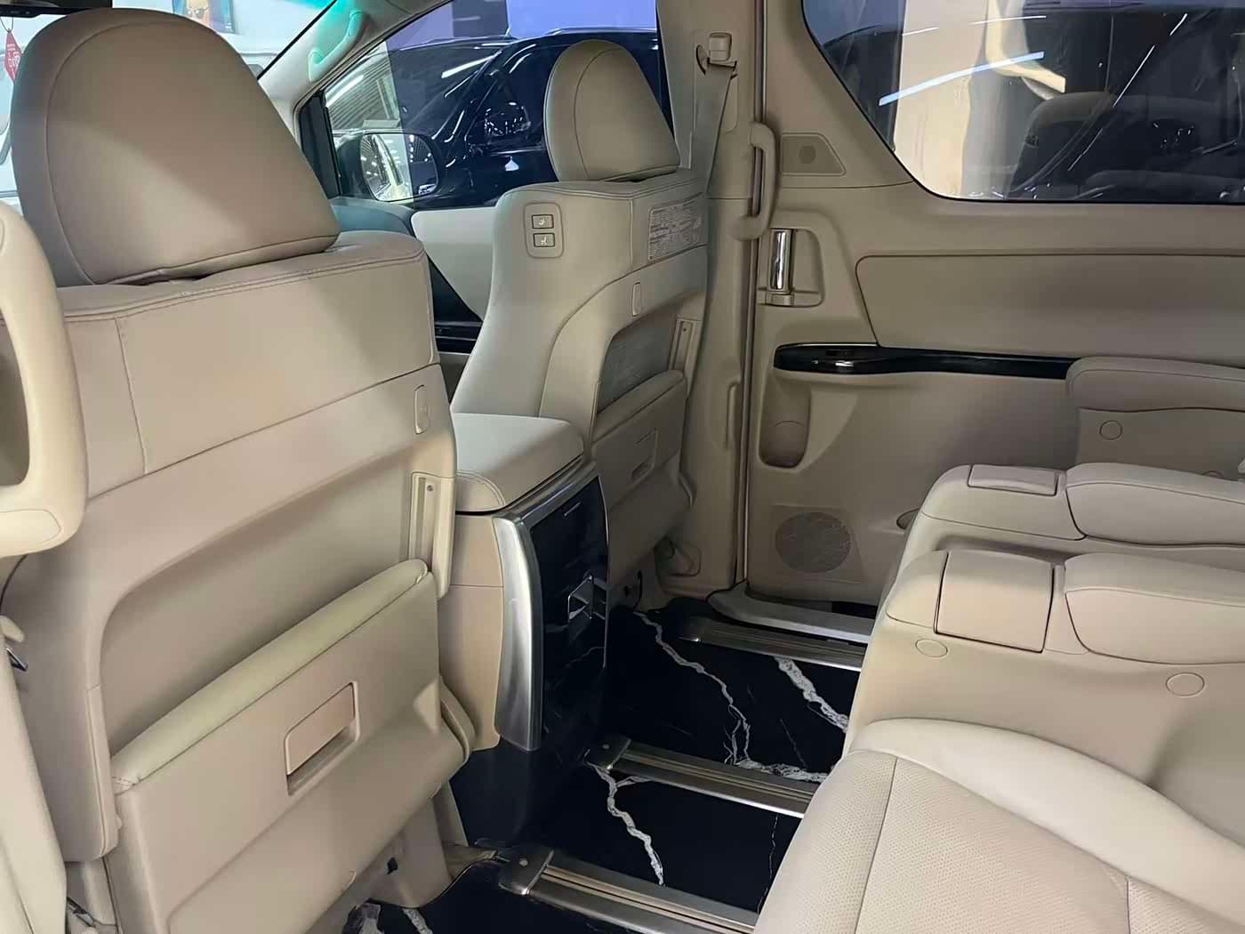 Toyota Alphard 2014 — Фото 13/20